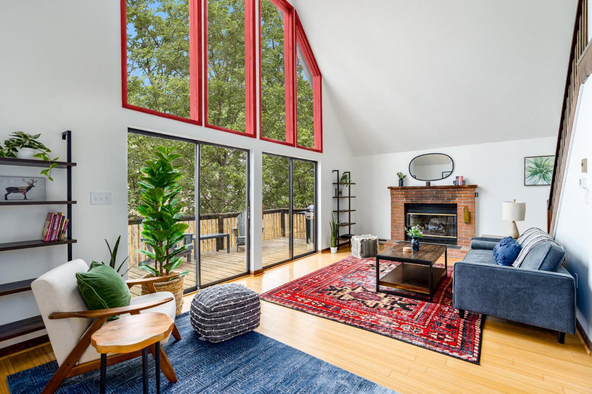 Modern Chalet Cabin W Hot Tub, Deck&Grill, & Wifi! Inwood Luaran gambar
